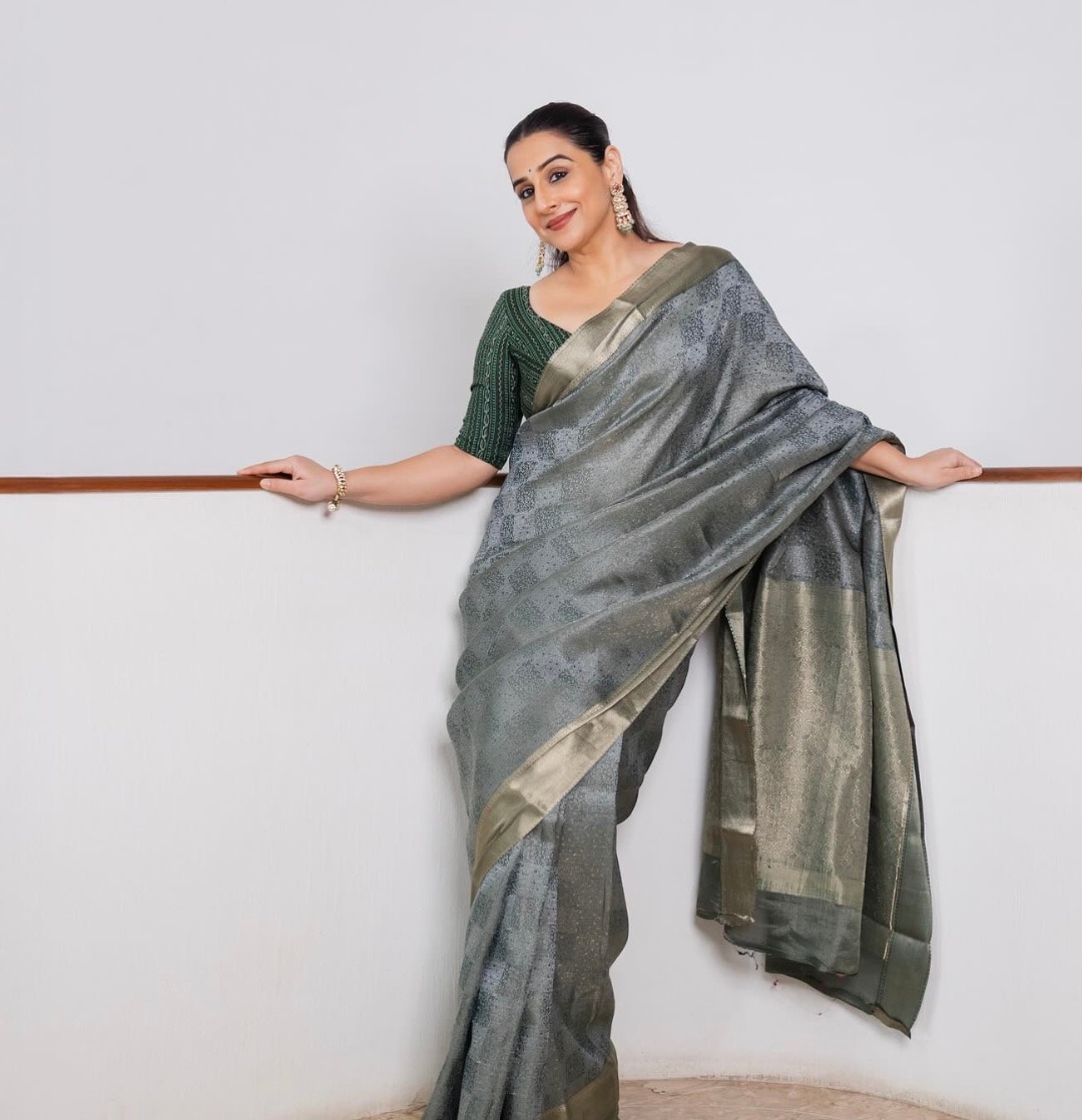 An understated grey silk saree was her choice for Day 6. She paired the saree with a printed cotton blouse. An understated grey silk saree was her choice for Day 6. She paired the saree with a printed cotton blouse.