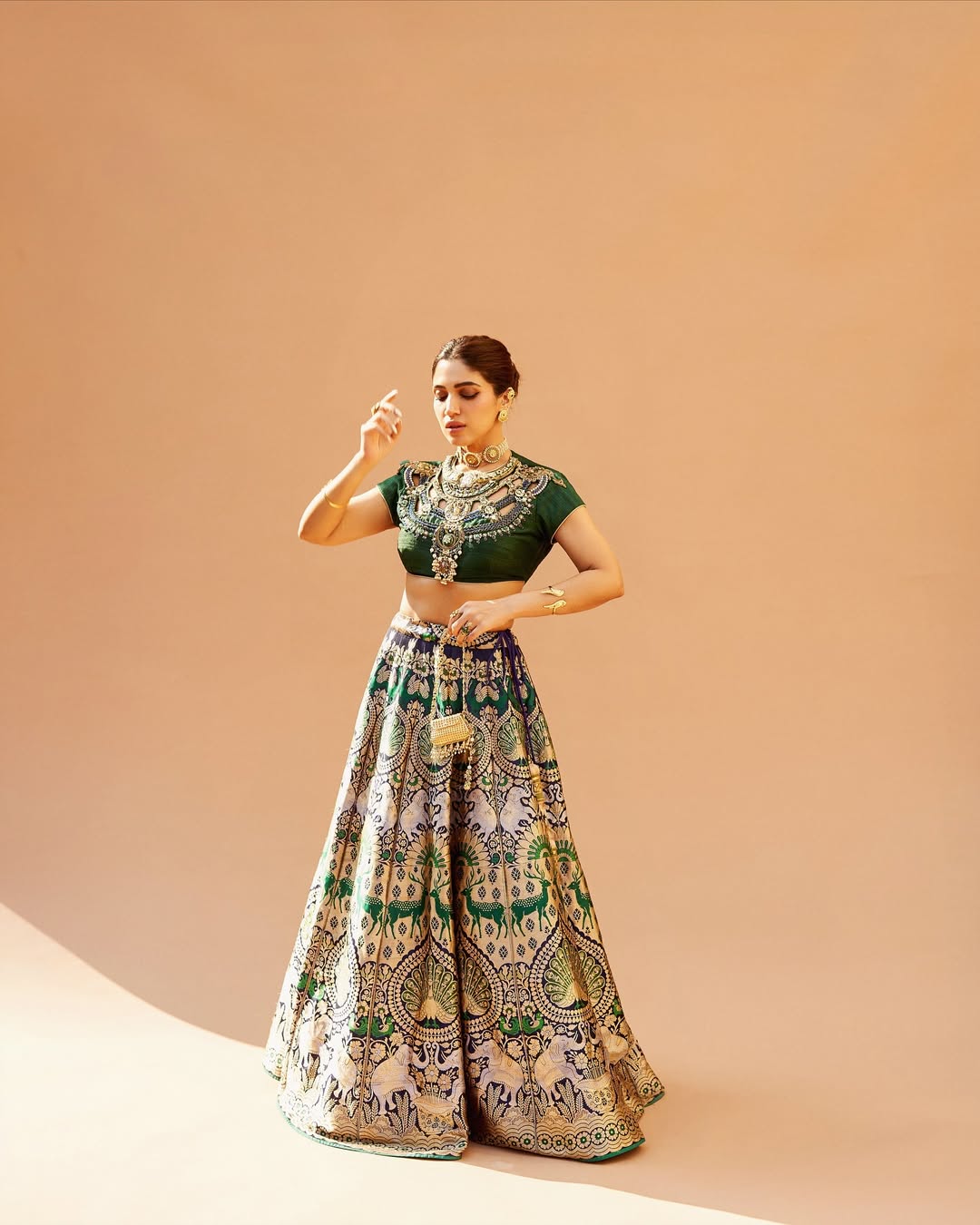 8 Celeb Inspired Ethnic Outfit For Navratri Day 5 8 Celeb Inspired Ethnic Outfit For Navratri Day 5