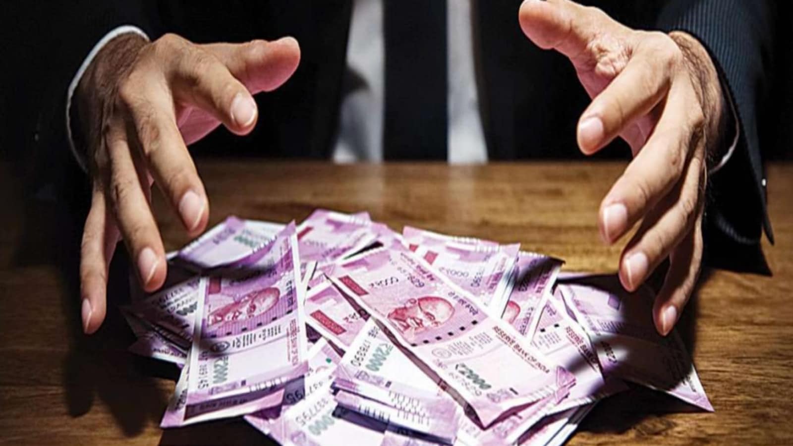 Feng Shui Tips: Lucky Wallet Colours To Attract Wealth Feng Shui Tips: Lucky Wallet Colours To Attract Wealth
