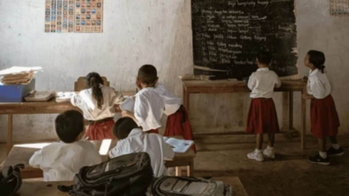 Eight-Year-Old Girl Unable To Walk After Teacher Forces Her To Do 100 Sit-Ups In Chhattisgarh | Cities News
