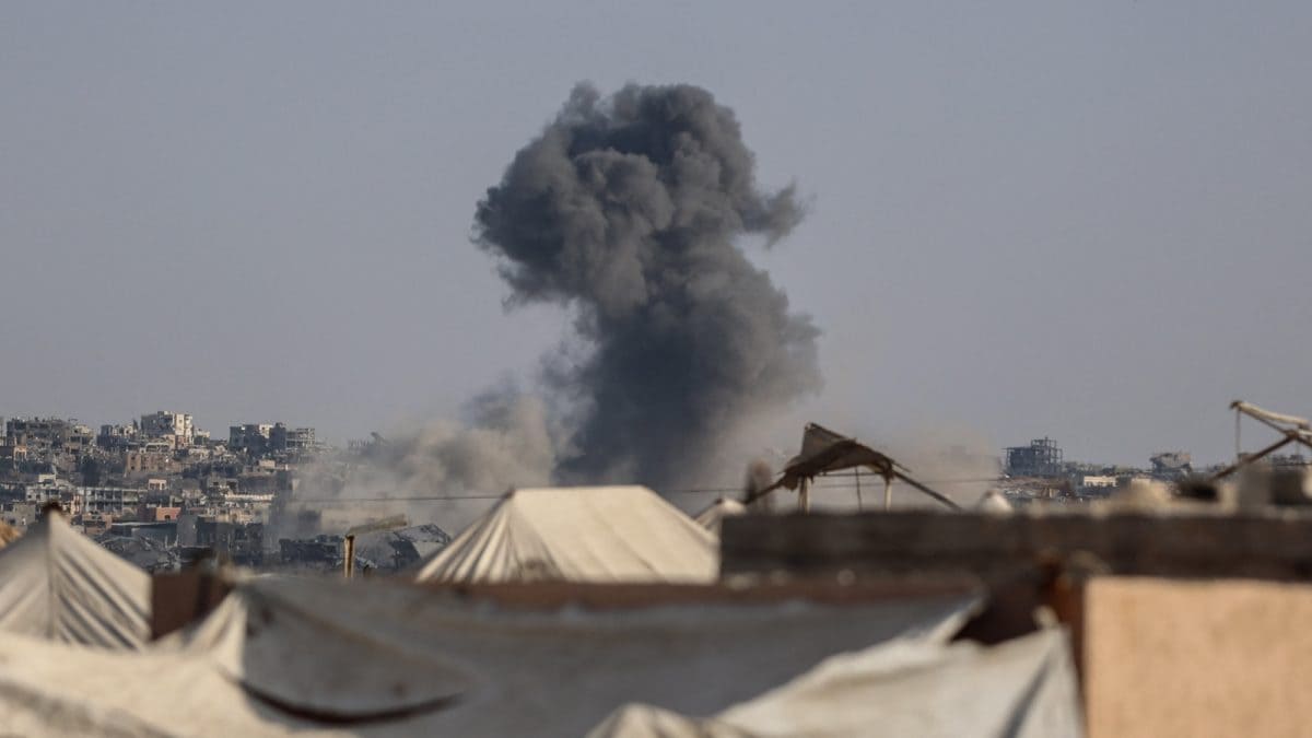 <div>Hamas Reviewing Trump's New Gaza Plan As Netanyahu Backs Ceasefire With Conditions</div>