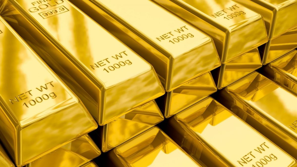 Gold Price Soars to Record High Amid Rate Cut Expectations