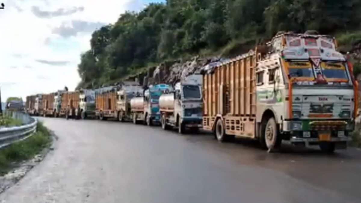 J-K Weather: Jammu-Rajouri National Highway Closed Due To Landslide, IMD Issues Heavy Rain Alert