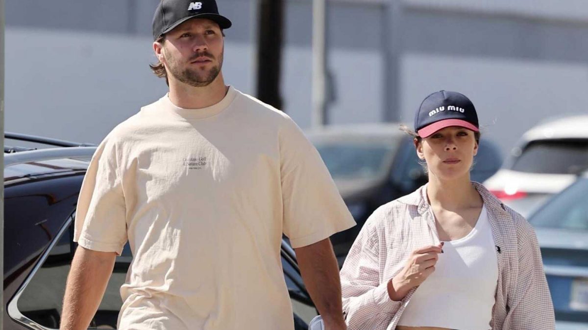 Josh Allen Praises Wife Hailee Steinfeld's Film 'Sinners'