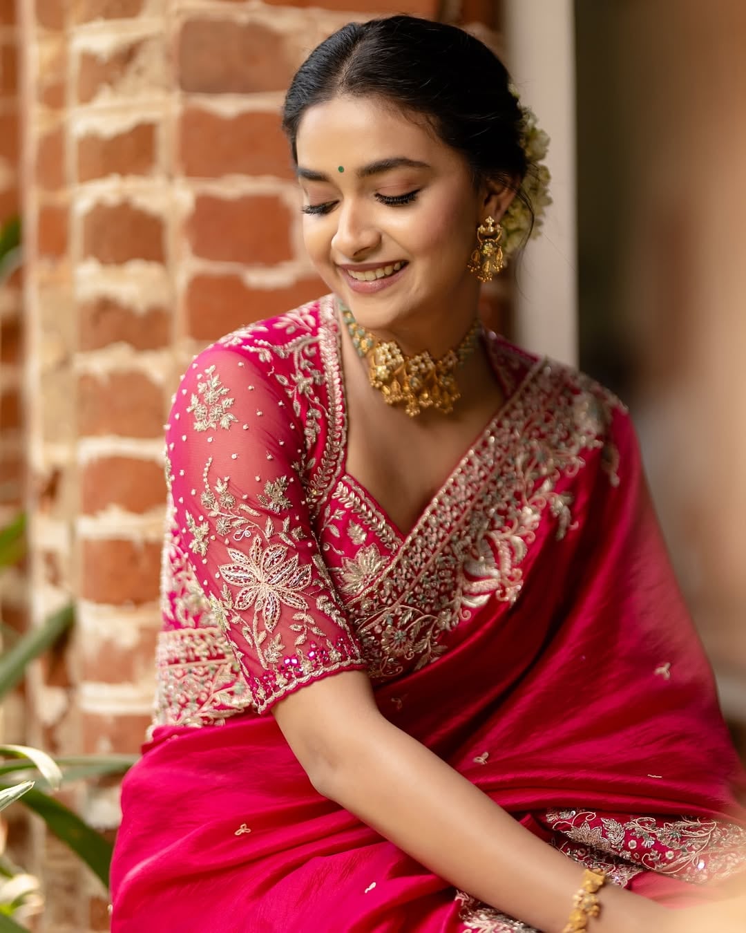 Keerthy Suresh In Ethnic Elegance: 10 Traditional Looks That Broke The Internet Keerthy Suresh In Ethnic Elegance: 10 Traditional Looks That Broke The Internet