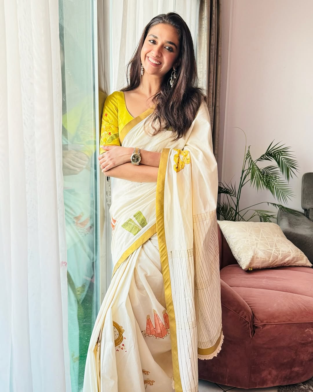 Keerthy Suresh’s Most Elegant Kasavu Saree Looks Keerthy Suresh’s Most Elegant Kasavu Saree Looks