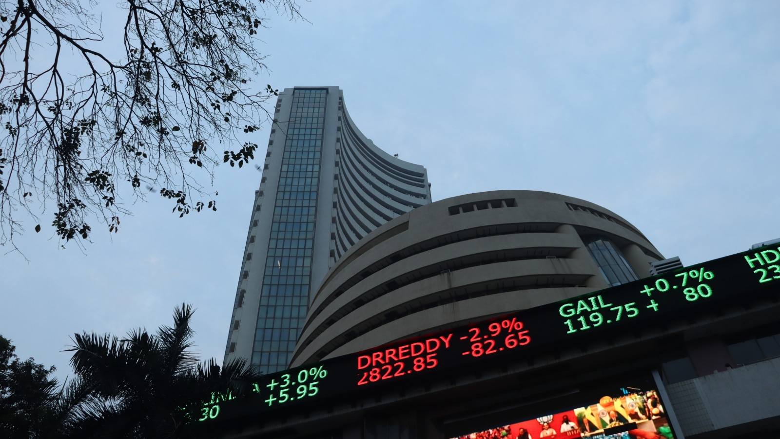 Buyback Buzz: Bajaj Auto Shares Gain 3% Ahead Of May 6 Board Meet