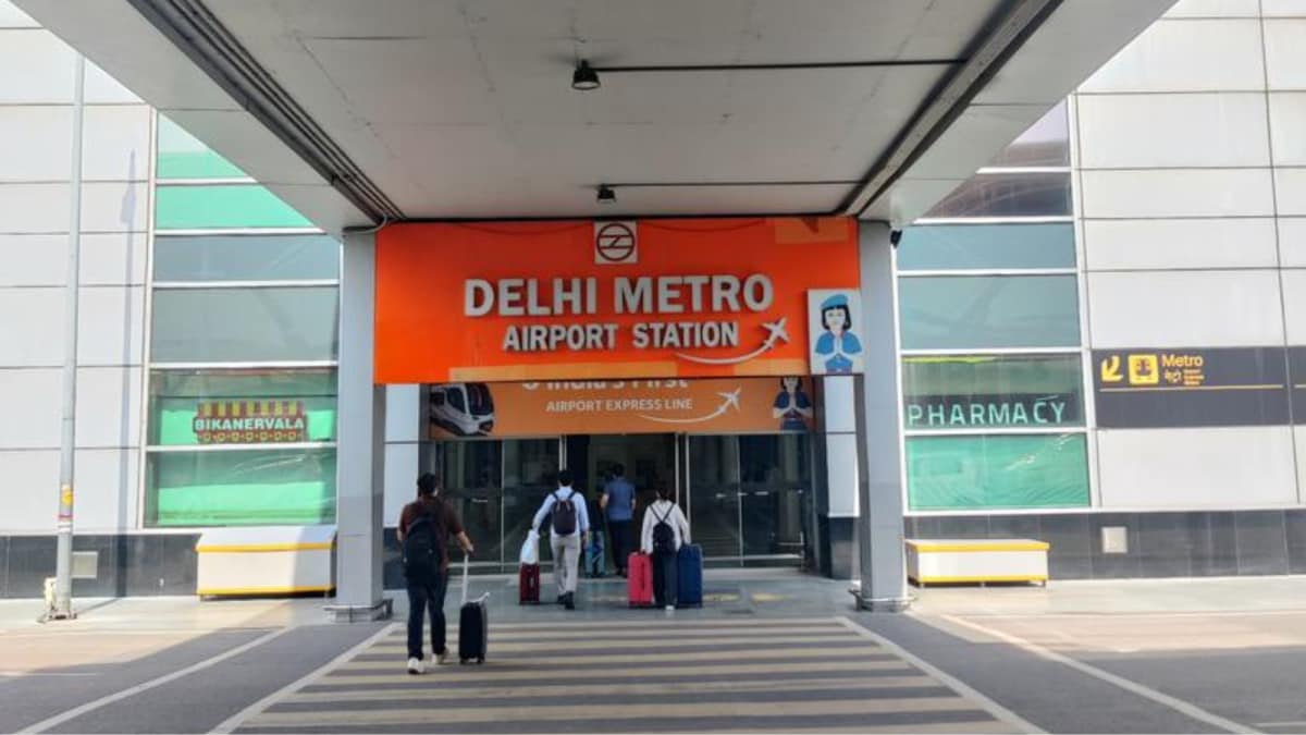 Delhi Metro Praised for Efficient Airport-to-Station Travel