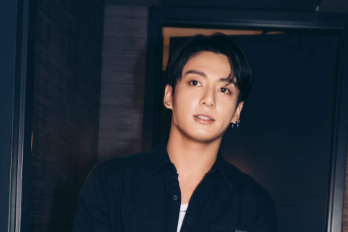Jungkook's Bow Charms Fans at Fashion Week