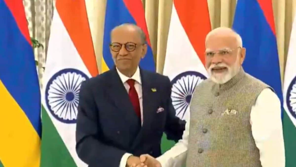 Mauritius And India Are Family Not Just Partners: PM Modi | Top Updates