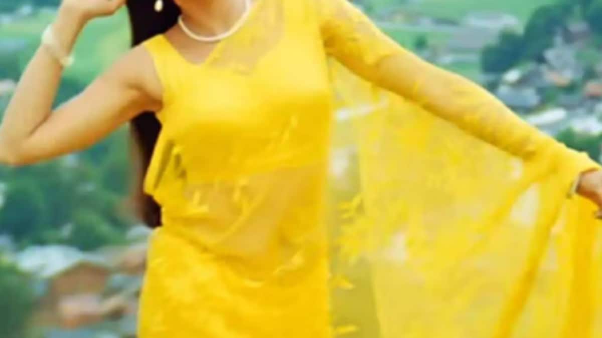 Sridevi's Iconic Bollywood Look in Hit Films