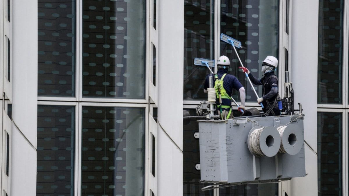 Chinese Woman Says She Is Depressed After Window Cleaners Spotted Her Sleeping Naked