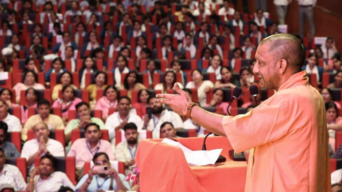 <div>UP Bans Caste-Based Rallies, 'Politically Motivated' Events After HC Order</div>