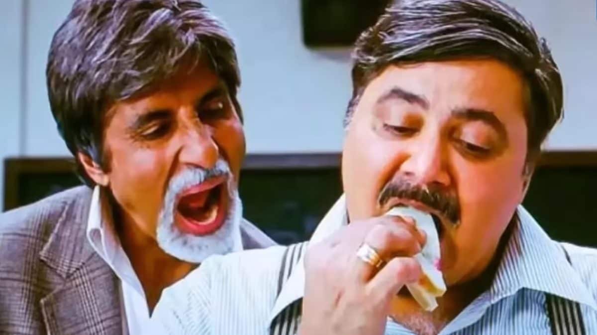 Amitabh Bachchan and Satish Shah in Bhoothnath