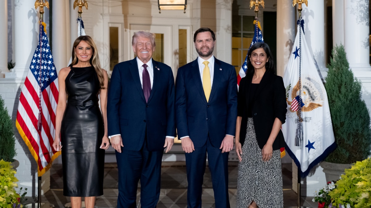 Trump’s Bruised Hand Sparks Health Rumours Again After Pic With JD Vance Goes Viral