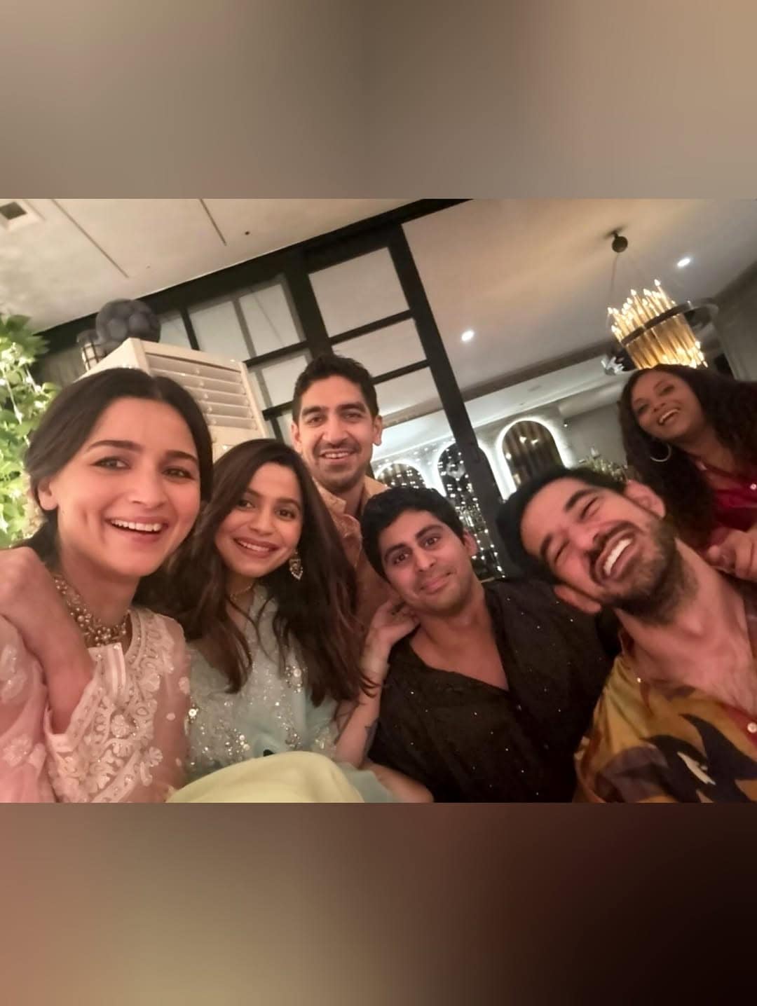 आलिया भट्ट दिवाली 2025 तस्वीरें