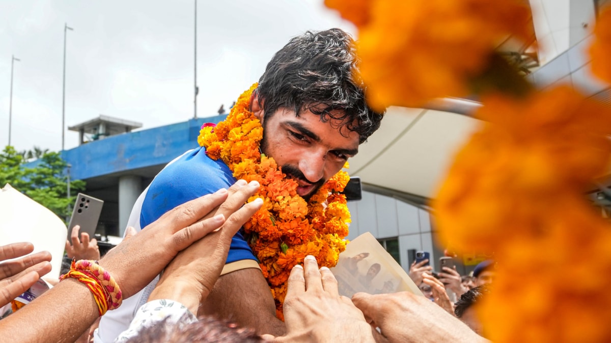 Aman Sehrawat Pleads WFI To Reconsider One-Year Ban: ‘My First Mistake, I Will Not…’ Aman Sehrawat Pleads WFI To Reconsider One-Year Ban: ‘My First Mistake, I Will Not…’