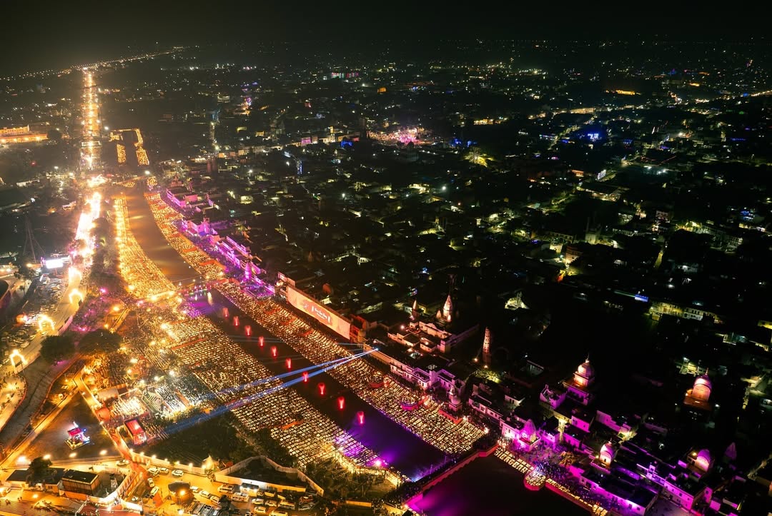   Este ano, Uttar Pradesh ultrapassou Karnataka para reivindicar a terceira posição com um PIB de Rs 29,7 lakh crore. 