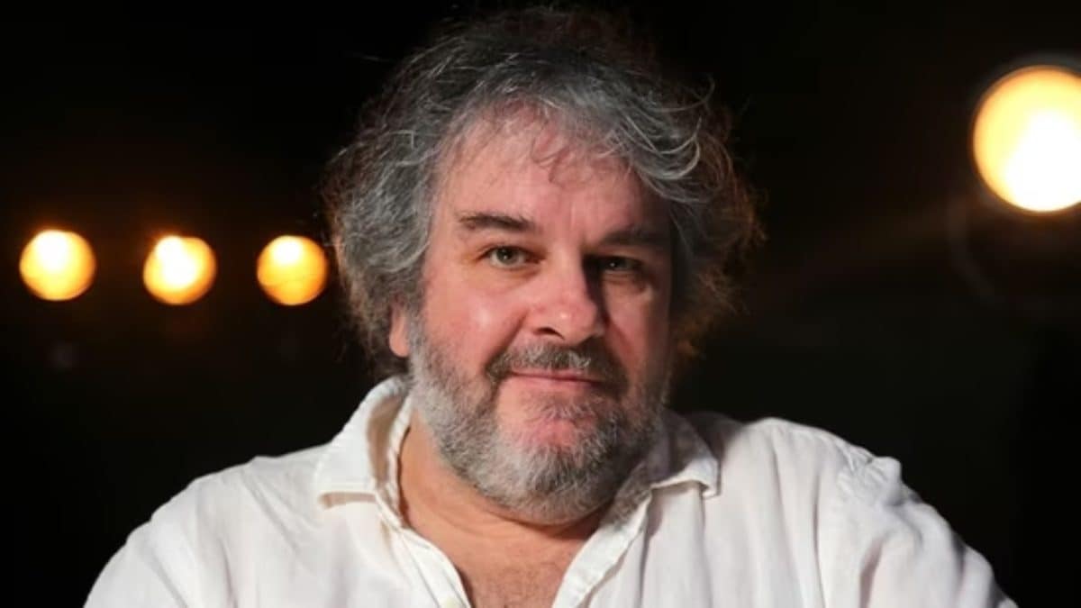 Lord Of The Rings Director Peter Jackson Shuts Down NZ Café, Owners Resist