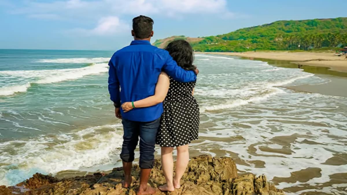 US Woman Questions Public Displays of Affection in Goa Amid Fiancé's Concerns