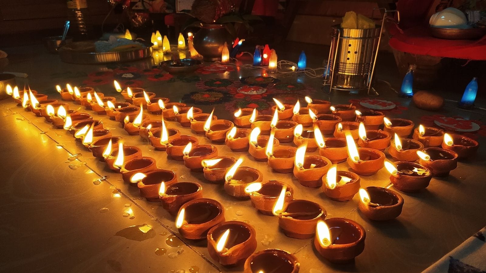 Tips And Tricks: How To Reuse And Repurpose Diwali Diyas Tips And Tricks: How To Reuse And Repurpose Diwali Diyas
