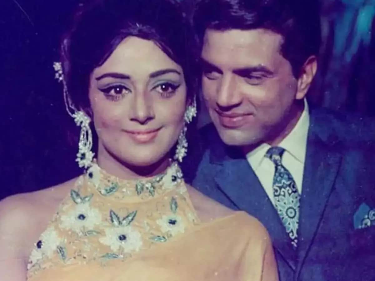Bollywood romances often blossom on film sets; some die later, while others become classics, and Hema Malini and Dharmendra's romance turned into a real-life classic quite soon. The two first crossed paths on the sets of Tum Haseen Main Jawaan in the 1970s. Bollywood romances often blossom on film sets; some die later, while others become classics, and Hema Malini and Dharmendra's romance turned into a real-life classic quite soon. The two first crossed paths on the sets of Tum Haseen Main Jawaan in the 1970s.