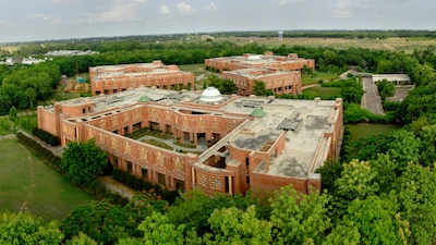 IIM Lucknow final placements 2026 see over 580 offers; highest package reaches Rs 1 crore. (File Photo)