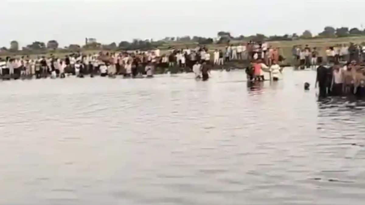 Nine Devotees Die As Tractor-Trolley Carrying Durga Idols Plunges Into Lake In Madhya Pradesh
