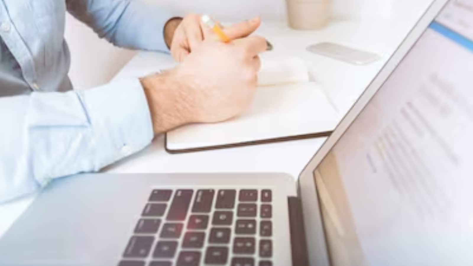 Techie Claims Boss Flipped After Agreeing To '30-Day Notice Period', Online Friends Say 'Wish We Could Help'