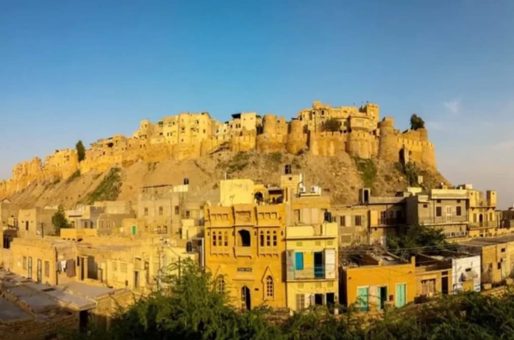 Jaisalmer, Rajasthan: The “Golden City” glows with sandstone architecture, sprawling desert dunes, and a historic fort—making it a captivating blend of desert beauty and heritage. Jaisalmer, Rajasthan: The “Golden City” glows with sandstone architecture, sprawling desert dunes, and a historic fort—making it a captivating blend of desert beauty and heritage.