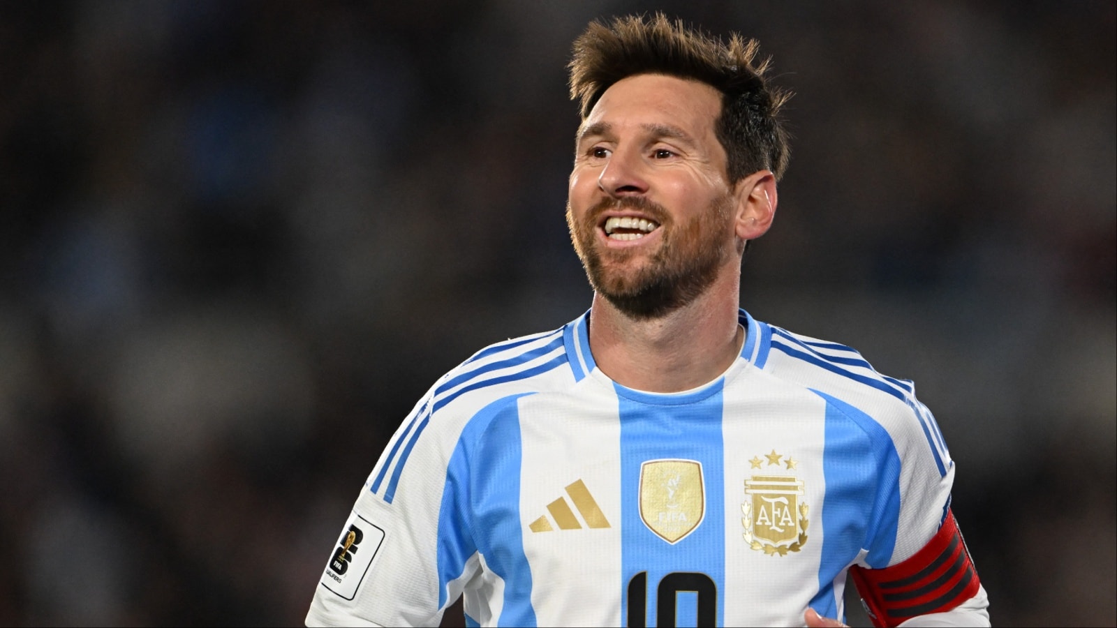 A parada final é Delhi, onde Messi se encontrará com o primeiro-ministro Narendra Modi. O programa inclui a felicitação das equipes vencedoras do triplo troféu juvenil da Academia Minerva e uma partida de futebol de nove celebridades, encerrando a visita à Índia. (Foto de arquivo) A parada final é Delhi, onde Messi se encontrará com o primeiro-ministro Narendra Modi. O programa inclui a felicitação das equipes vencedoras do triplo troféu juvenil da Academia Minerva e uma partida de futebol de nove celebridades, encerrando a visita à Índia. (Foto de arquivo)