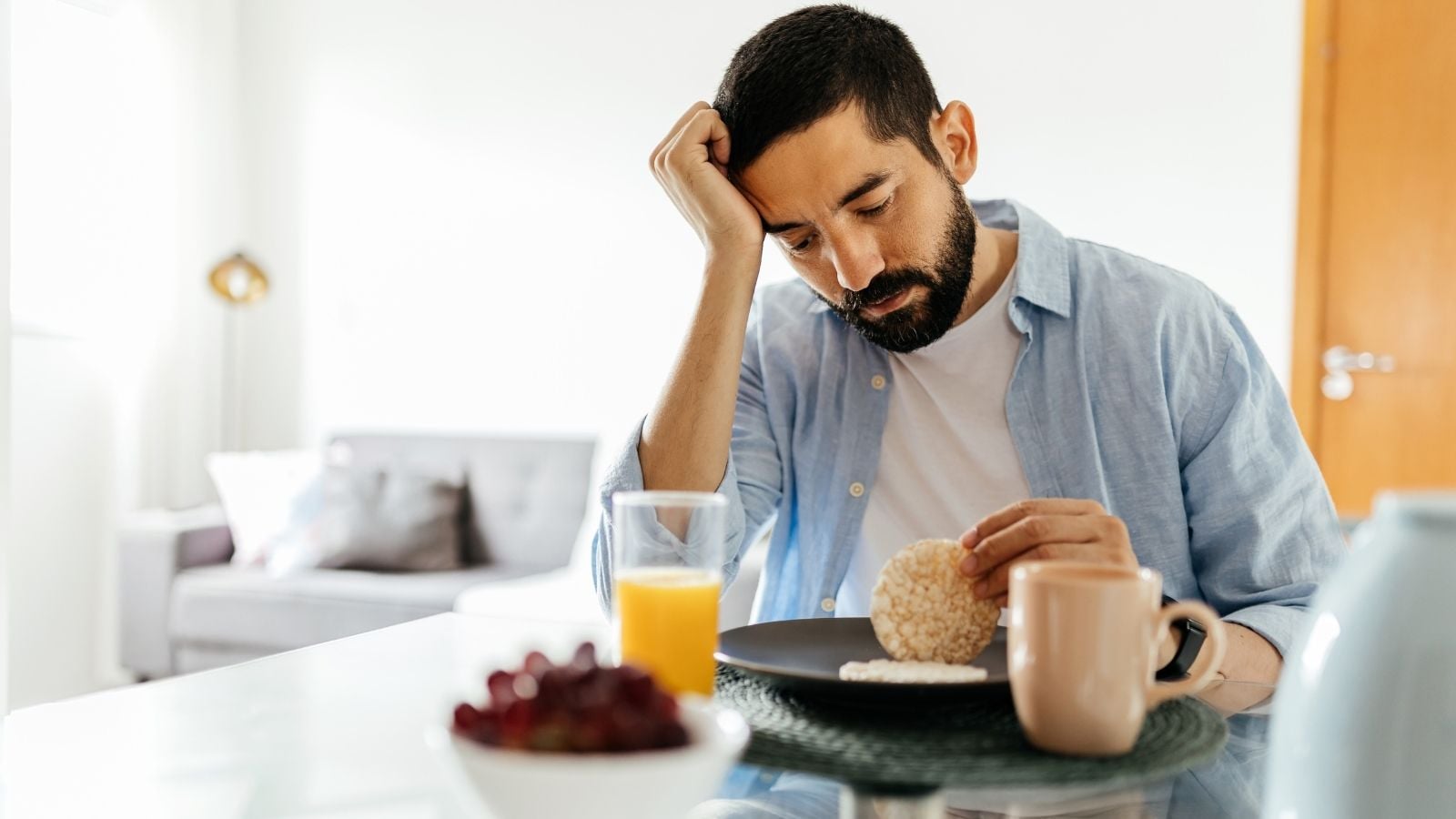 Stomach Cancer: 5 Morning Symptoms You Shouldn’t Ignore Stomach Cancer: 5 Morning Symptoms You Shouldn’t Ignore