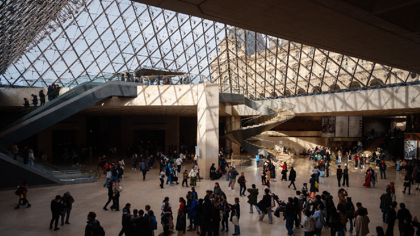VOTRE LOUVRE あなたのルーヴル　朝日新聞 VOTRE LOUVRE あなたのルーヴル 朝日新聞 VOTRE LOUVRE あなたの