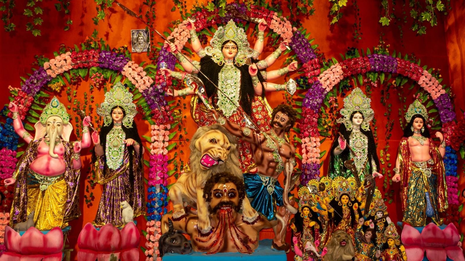 Maha Navami 2025: Wishes To Share With Loved Ones Maha Navami 2025: Wishes To Share With Loved Ones