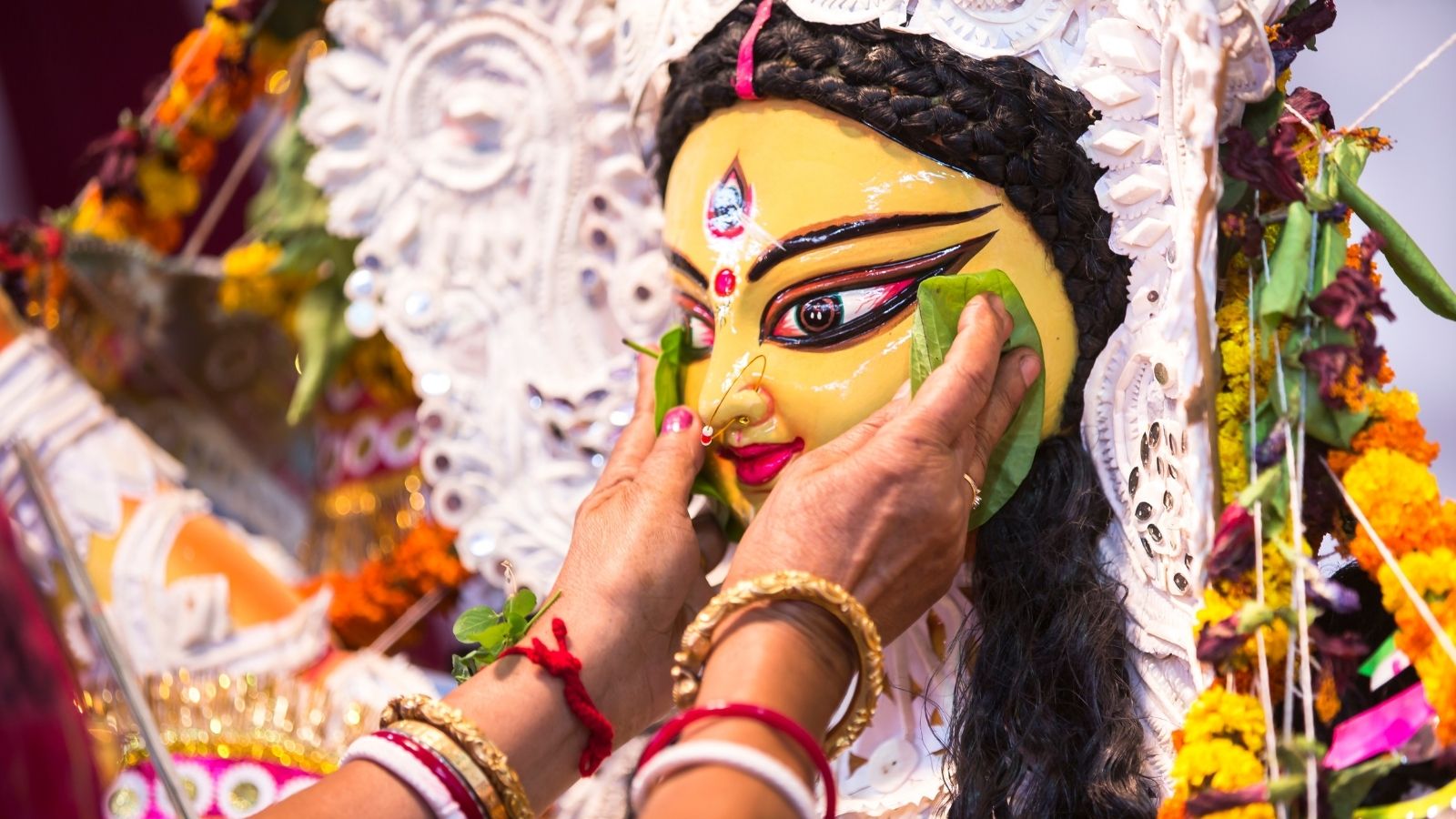 Maha Navami 2025: Wishes To Share With Loved Ones Maha Navami 2025: Wishes To Share With Loved Ones