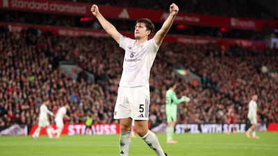Manchester United's Harry Maguire (X)