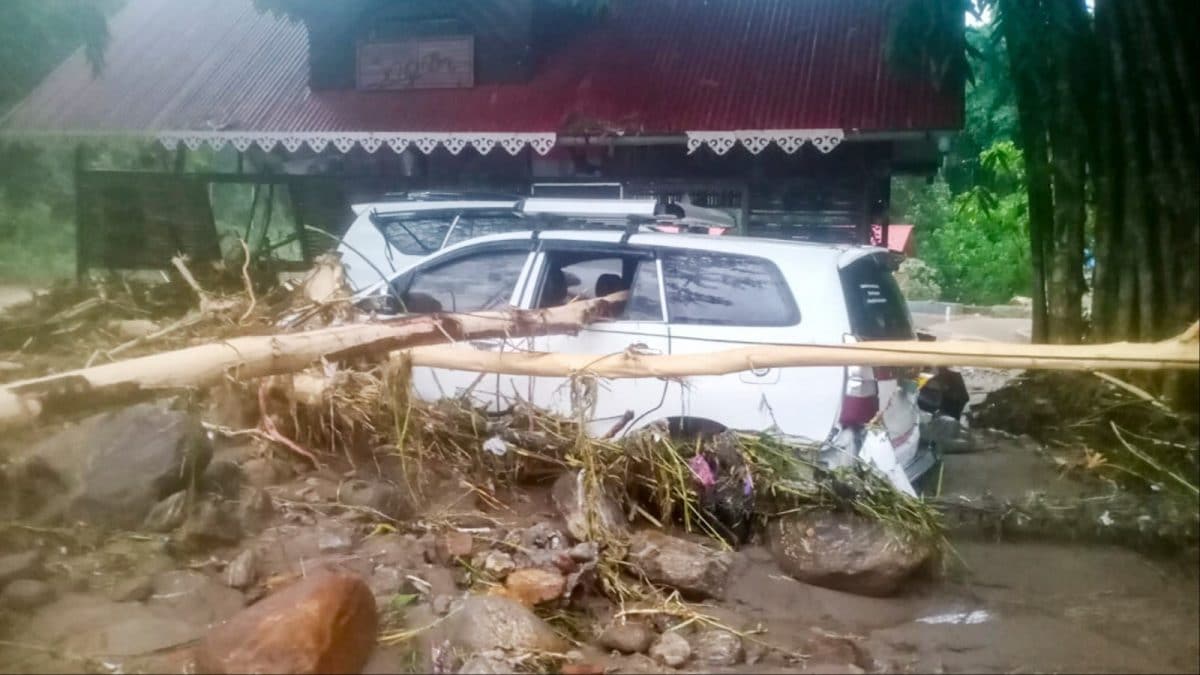 <div>'Deeply Pained By Loss Of Lives': PM Modi Expresses Grief Over 14 Deaths Amid Heavy Rain In Darjeeling</div>