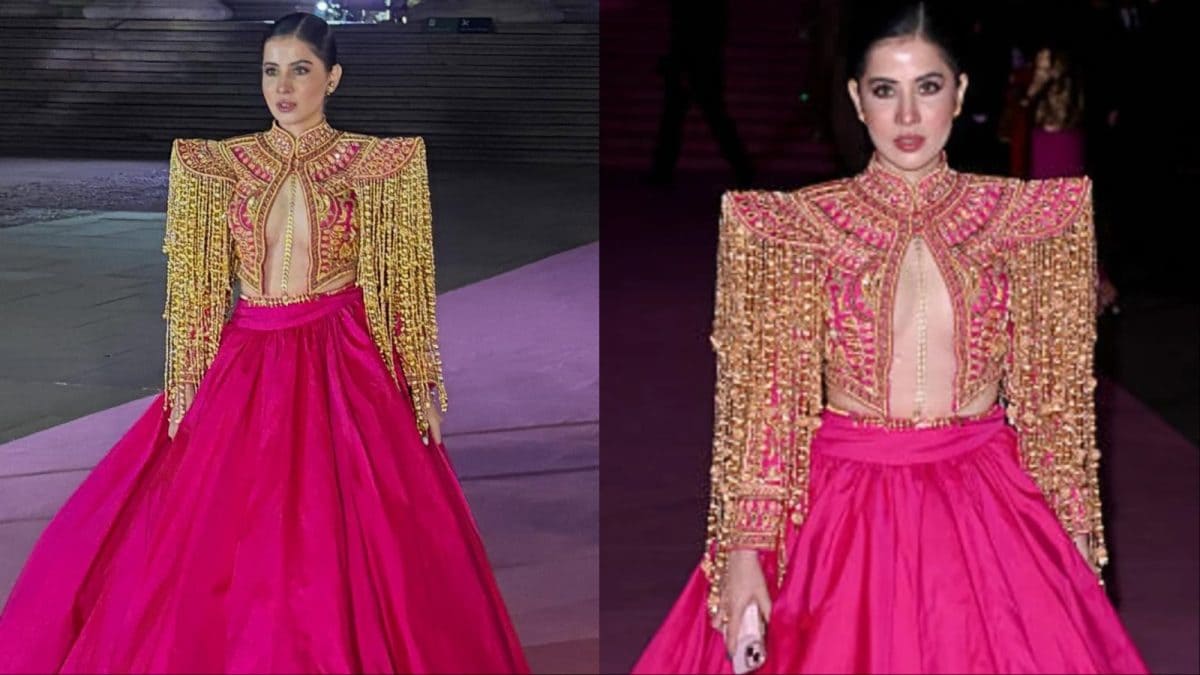 Uorfi Javed Steals The Show In Pink, Gold, And Everything Bold At British Museum