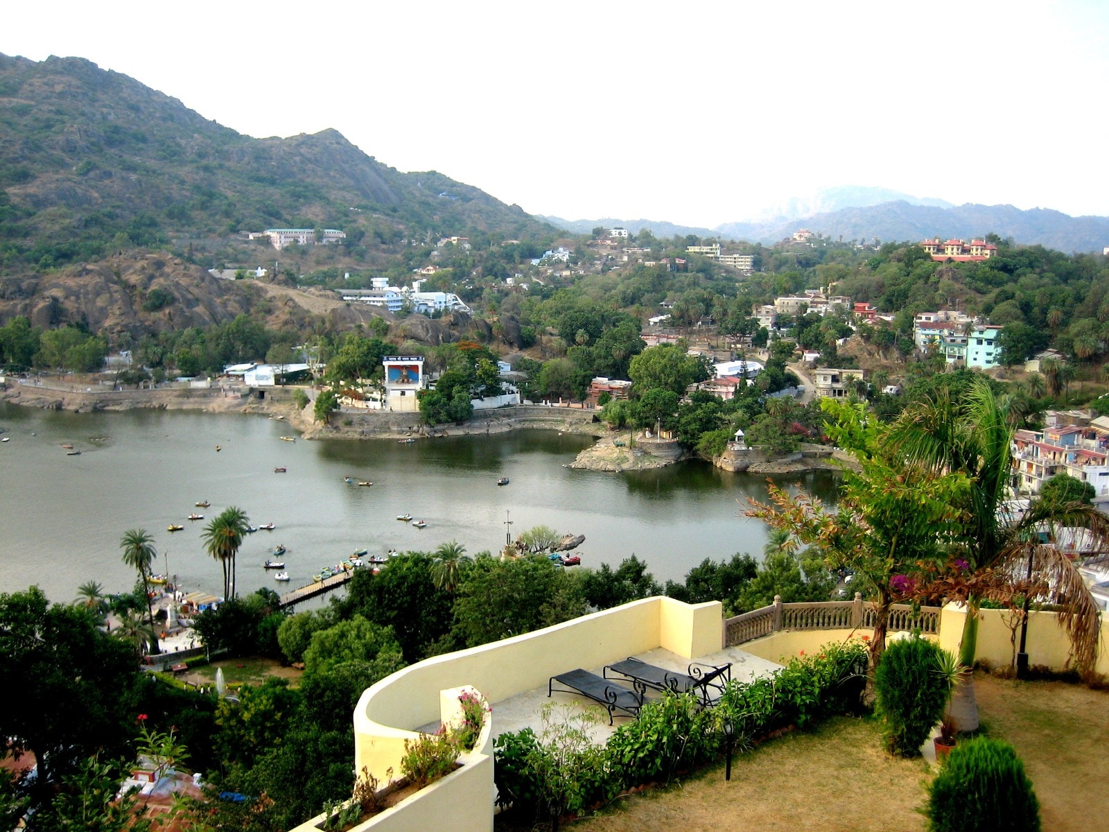Mount Abu, Rajasthan: Rajasthan’s only hill station offers cool weather, serene lakes, and colonial-era structures. With scenic viewpoints, forests, and romantic trails, Mount Abu evokes a European hill town feel, perfect for couples seeking calm and charm amidst nature. (Image: Wikimedia Commons) Mount Abu, Rajasthan: Rajasthan’s only hill station offers cool weather, serene lakes, and colonial-era structures. With scenic viewpoints, forests, and romantic trails, Mount Abu evokes a European hill town feel, perfect for couples seeking calm and charm amidst nature. (Image: Wikimedia Commons)