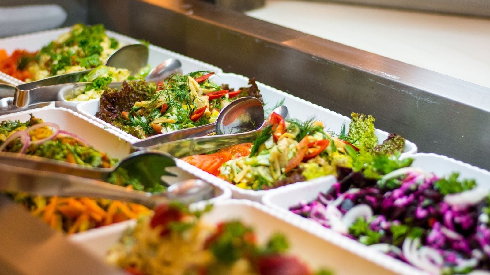 Ditch The Heavy Lunch: Try These Weight-Loss Salad Recipes Instead