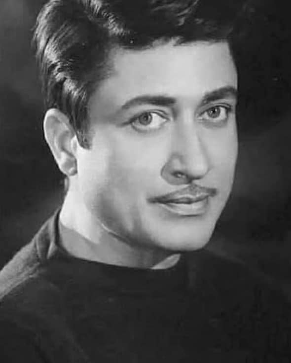 Although he enjoyed a highly successful career in Bollywood, his son failed to do so. He tried his luck and had to depart the industry after only 4 films. Although he enjoyed a highly successful career in Bollywood, his son failed to do so. He tried his luck and had to depart the industry after only 4 films.