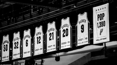Spurs immortalised Pop's influence with a special banner (X)