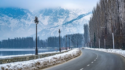 For those who want drama, Ladakh delivers. Stark landscapes, high-altitude lakes, and road trips that feel cinematic, this is not just a holiday, it’s an experience.