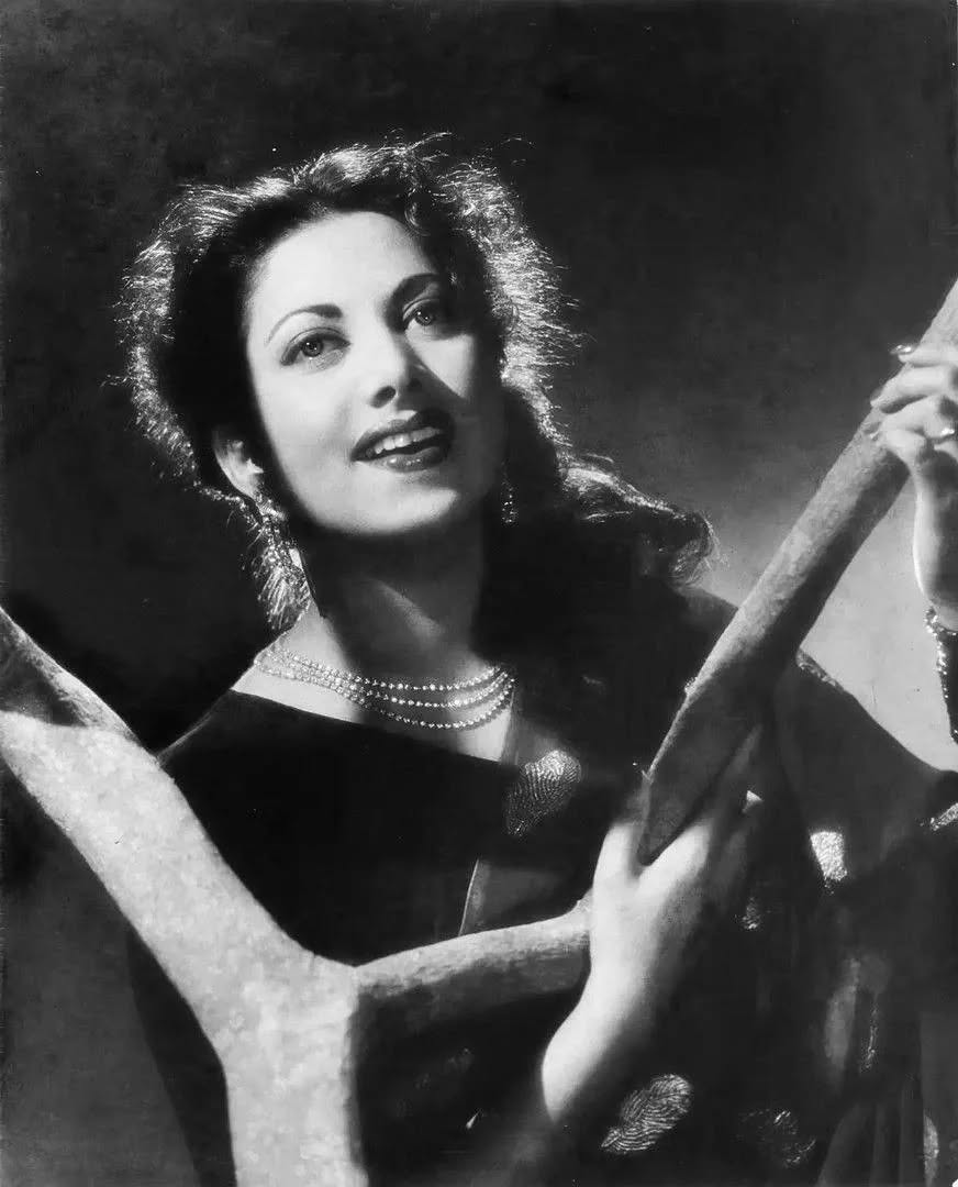 Threw The Ring In Arabian Sea: Actor’s Painful Breakup With Actress Amid Family Conflict