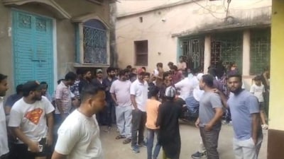 Initially, participants received some returns, but payments allegedly stopped after a few months, triggering widespread protests. (News18)