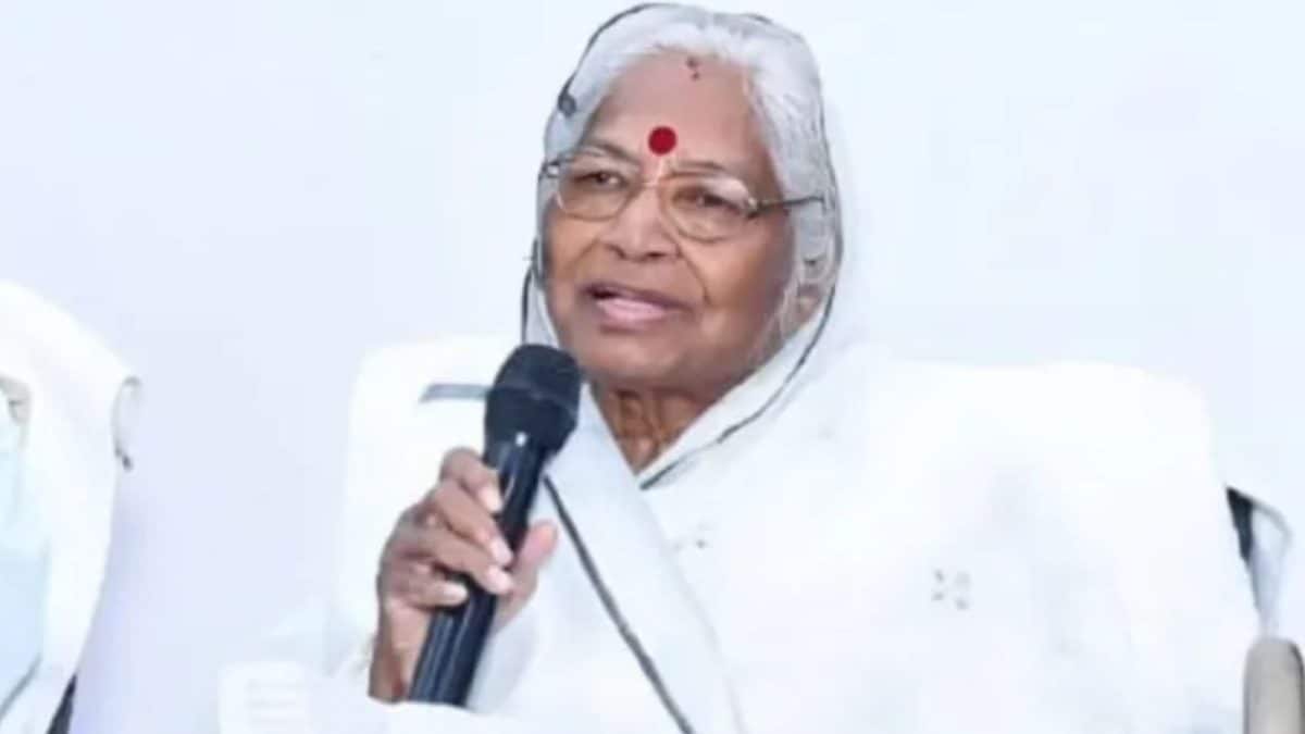 <div>'Lived By Ambedkar’s Ideology': CJI Gavai's Mother Declines To Join RSS Event In Amravati</div>