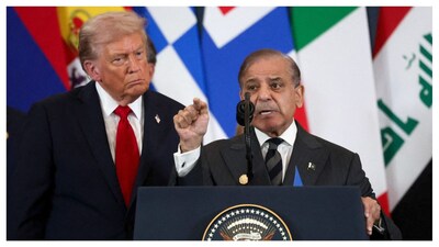 Pakistani Prime Minister Shehbaz Sharif (R) speaks as US President Donald Trump listens during the Gaza summit in Sharm El-Sheikh on October 13, 2025.