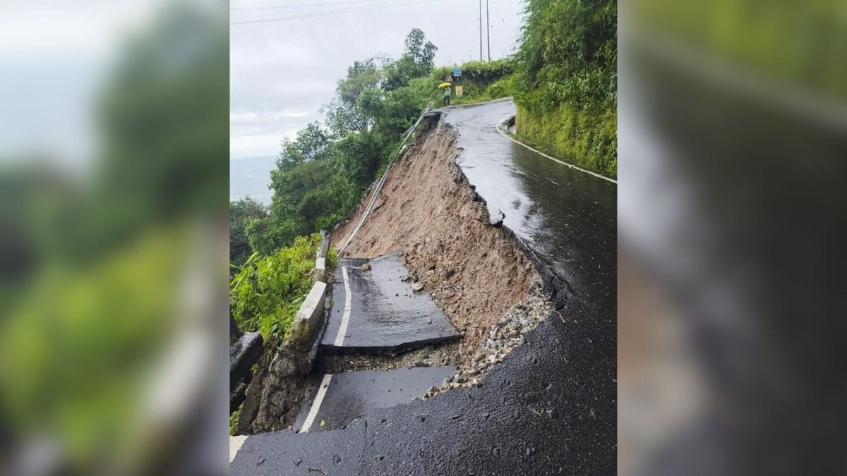 <div>News18 Afternoon Digest: 14 Killed In Darjeeling Landslide, Doctor Arrested For Prescribing 'Toxic' Cough Syrup And More</div>