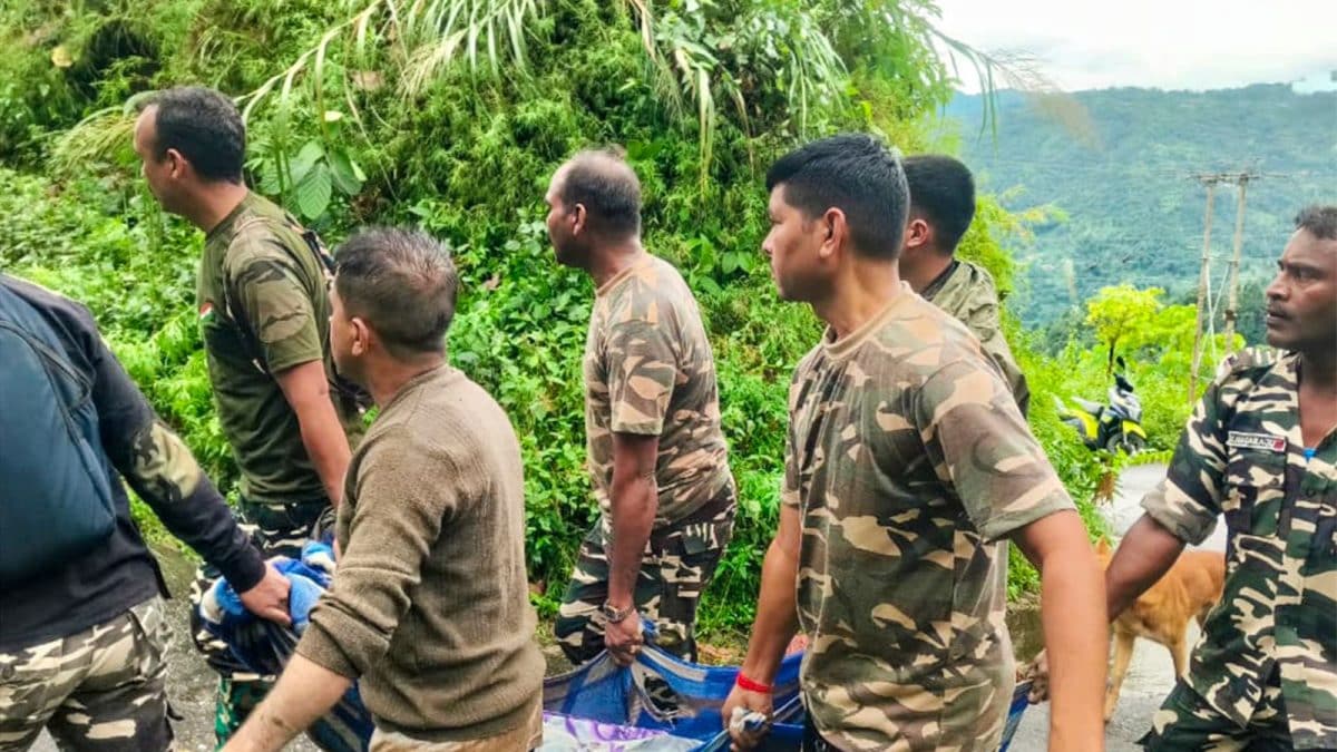 20 Killed In Darjeeling Landslides, Tourist Spots Closed; CM To Visit Site Tomorrow | Top Updates