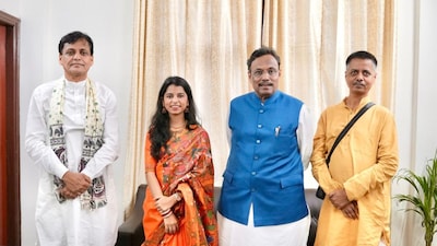 Maithili Thakur meets BJP leaders Vinod Tawde, Nityanand Rai